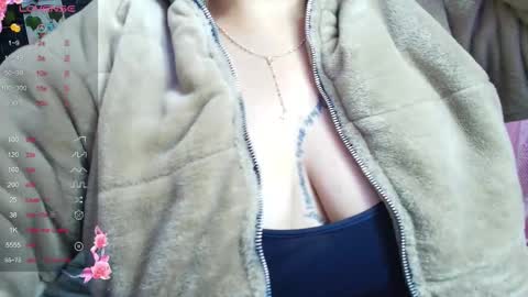 Snapshot of loren_44tits chatting on October 21, 1:11 am Loren online show from October 21, 1:11 am