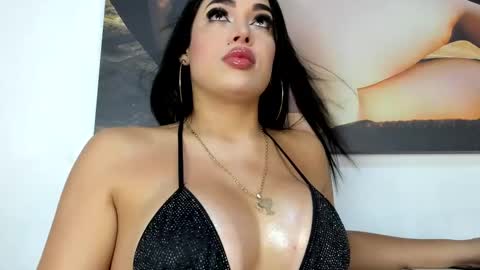 Snapshot of loren_baker chatting on February 10, 10:53 am Doll Queen online show from February 10, 10:53 am