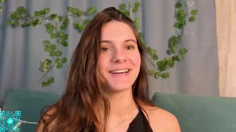 Snapshot of lorettadunnelli chatting on October 10, 5:30 pm Chloe for Fan BlackHole online show from October 10, 5:30 pm