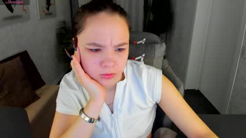 LORI online show from April 16, 1:49 am