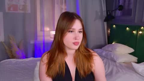 Lori online show from October 1, 7:02 pm