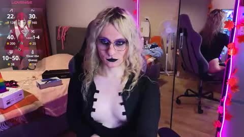 Lori -----------------------------------    online show from October 29, 2:41 pm