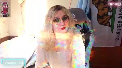 Lori -----------------------------------    online show from March 13, 1:36 pm