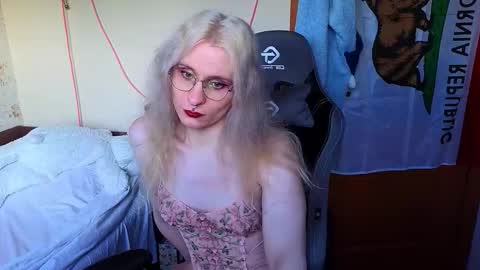 Lori -----------------------------------    online show from March 18, 3:29 pm