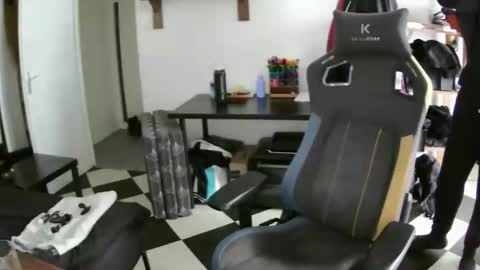 Lorigon online show from November 18, 1:47 pm