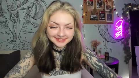 Snapshot of lostallice chatting on December 13, 7:25 am lostallice online show from December 13, 7:25 am