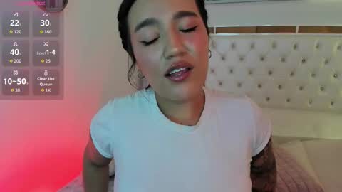 lottie_fox online show from January 8, 3:45 am