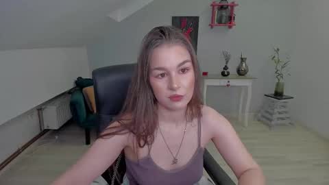 louannahart online show from February 3, 5:27 am