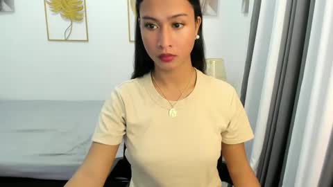 Snapshot of louie_cute_asian chatting on March 11, 10:07 am Kylie online show from March 11, 10:07 am