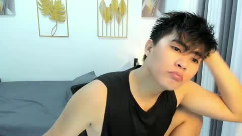 Snapshot of louie_cute_asian chatting on February 27, 5:07 am Kylie online show from February 27, 5:07 am