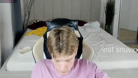 louie_evans online show from September 17, 8:12 pm