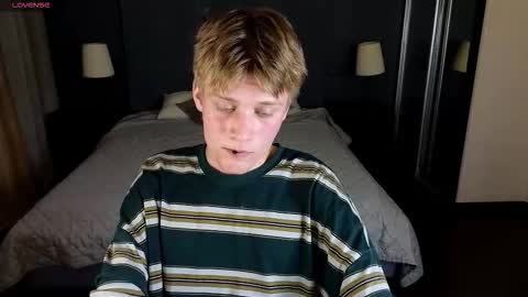 louie_evans online show from September 21, 8:57 pm