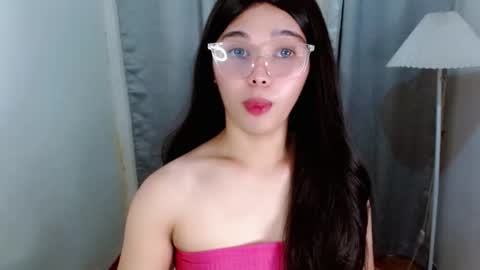 louilalicious online show from November 10, 12:35 am