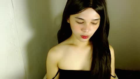 louilalicious online show from December 17, 1:01 am