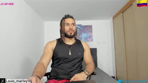 Snapshot of louis_marley_ chatting on February 10, 11:45 pm louis_marley_ online show from February 10, 11:45 pm
