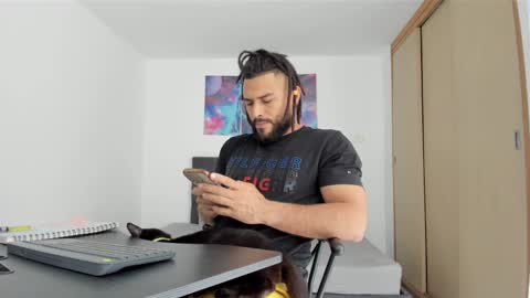 Snapshot of louis_marley_ chatting on February 18, 5:20 pm louis_marley_ online show from February 18, 5:20 pm