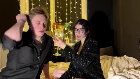 Mary and Tom online show from February 23, 5:04 pm