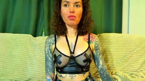 Cute face online show from February 2, 2:53 am