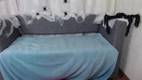 love bella  online show from October 8, 12:51 am