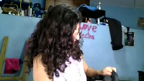 Snapshot of love_electra chatting on September 27, 2:15 pm love_electra online show from September 27, 2:15 pm