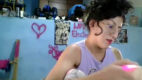 Snapshot of love_electra chatting on October 7, 4:25 pm love_electra online show from October 7, 4:25 pm