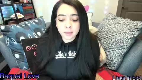 Snapshot of love_raquel_xo chatting on February 18, 2:05 am Raquel Love online show from February 18, 2:05 am