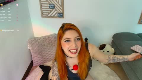 Snapshot of love_sharol chatting on December 21, 12:20 am Sharol Leon online show from December 21, 12:20 am
