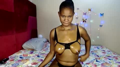 Snapshot of love_sparkle chatting on October 3, 7:55 pm love_sparkle online show from October 3, 7:55 pm