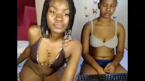 Snapshot of love_sparkle chatting on October 19, 11:09 pm love_sparkle online show from October 19, 11:09 pm
