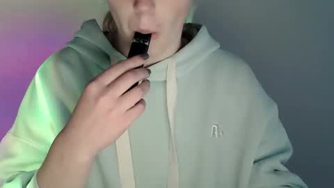 Vivian online show from December 2, 1:09 pm