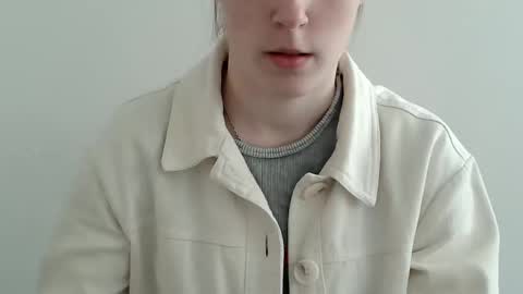 Vivian online show from November 5, 1:35 pm