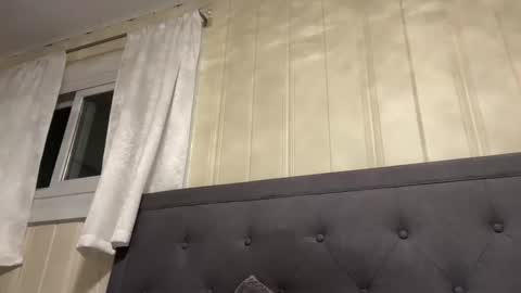 loved19 online show from December 22, 11:00 pm