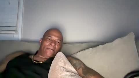 loved19 online show from April 18, 9:44 am