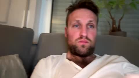 lovefuesse online show from March 6, 10:20 pm