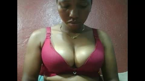 loveinlife750427 online show from February 13, 7:12 am