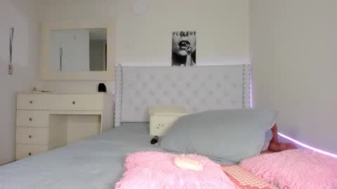 Val online show from January 19, 2:21 am