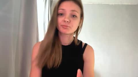 Ella online show from October 21, 6:18 am