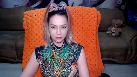 Snapshot of lovellymalina chatting on February 21, 3:21 pm private open online show from February 21, 3:21 pm