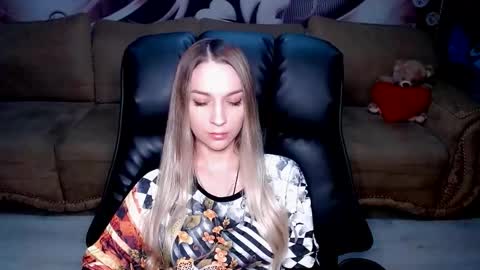Snapshot of lovellymalina chatting on October 9, 5:51 pm private open online show from October 9, 5:51 pm