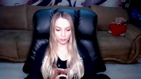 Snapshot of lovellymalina chatting on September 13, 3:58 pm private open online show from September 13, 3:58 pm