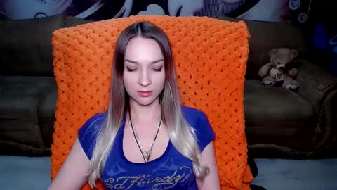 Snapshot of lovellymalina chatting on March 8, 12:09 pm private open online show from March 8, 12:09 pm