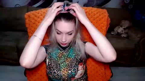 Snapshot of lovellymalina chatting on February 16, 2:32 pm private open online show from February 16, 2:32 pm