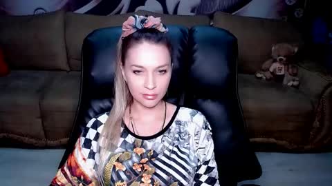 private open online show from December 15, 4:36 pm