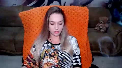 Snapshot of lovellymalina chatting on February 17, 3:55 pm private open online show from February 17, 3:55 pm