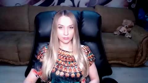 Snapshot of lovellymalina chatting on September 12, 3:36 pm private open online show from September 12, 3:36 pm