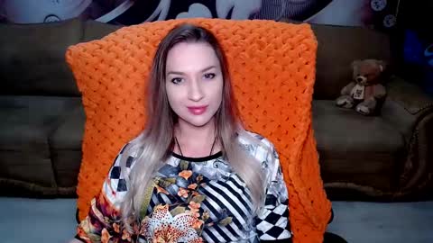 Snapshot of lovellymalina chatting on February 17, 7:01 pm private open online show from February 17, 7:01 pm