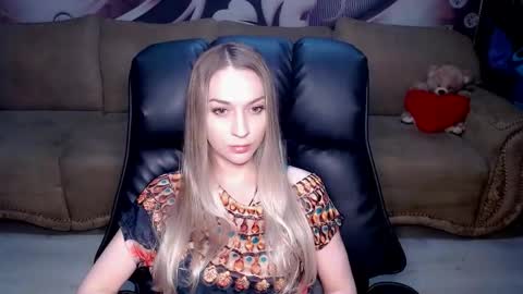 Snapshot of lovellymalina chatting on September 21, 4:00 pm private open online show from September 21, 4:00 pm