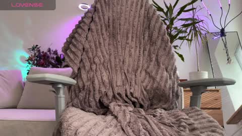 Elsa online show from April 1, 6:47 am