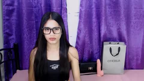 lovely062006 online show from February 14, 7:00 am