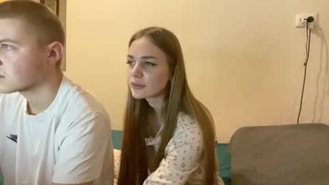 lovely_couple00 online show from March 2, 7:09 pm